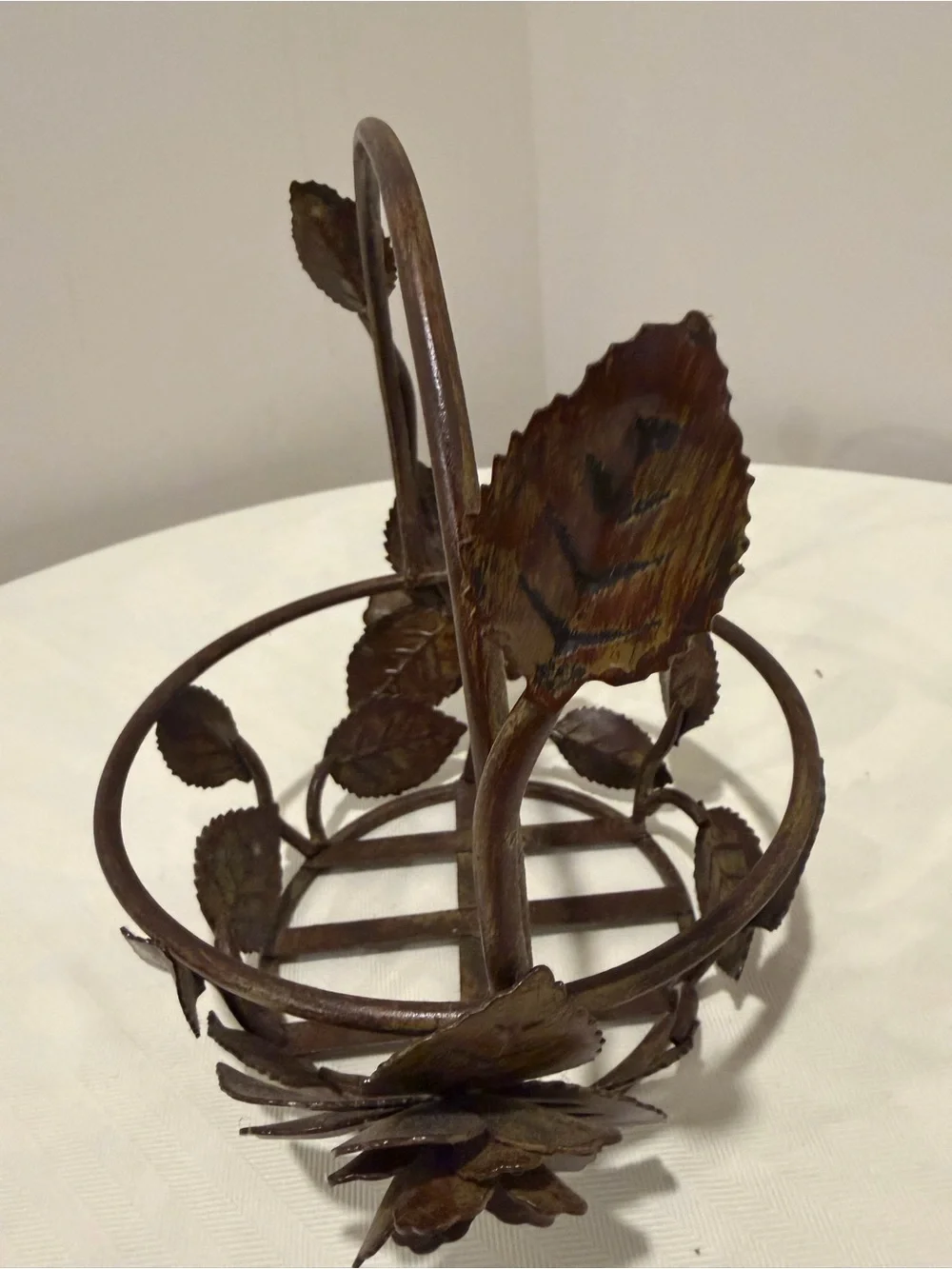 New Metal Leaf Basket sturdy Bronze Tone Floral Design